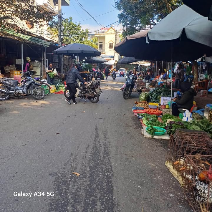 Đất tặng nhà C4 tại chợ Đoàn Kết, Lai Châu - Diện tích 105m², giá 1 tỷ - Cơ hội đầu tư hấp dẫn!