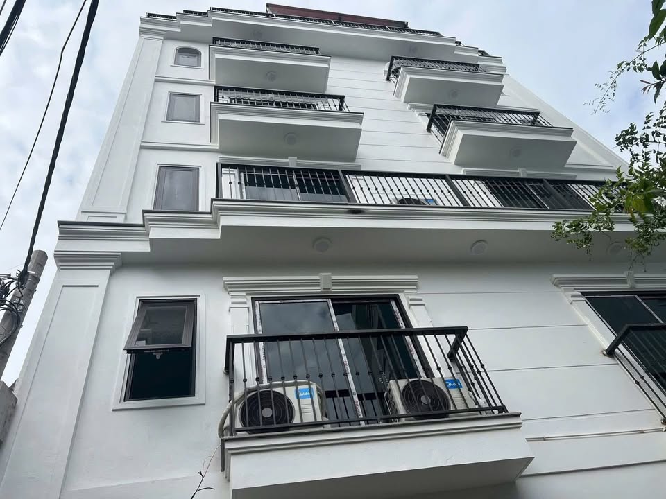 Căn hộ CCMN Ngọc Thụy 1 phòng ngủ chỉ 3.3 triệu - Sẵn sàng vào ở ngay!