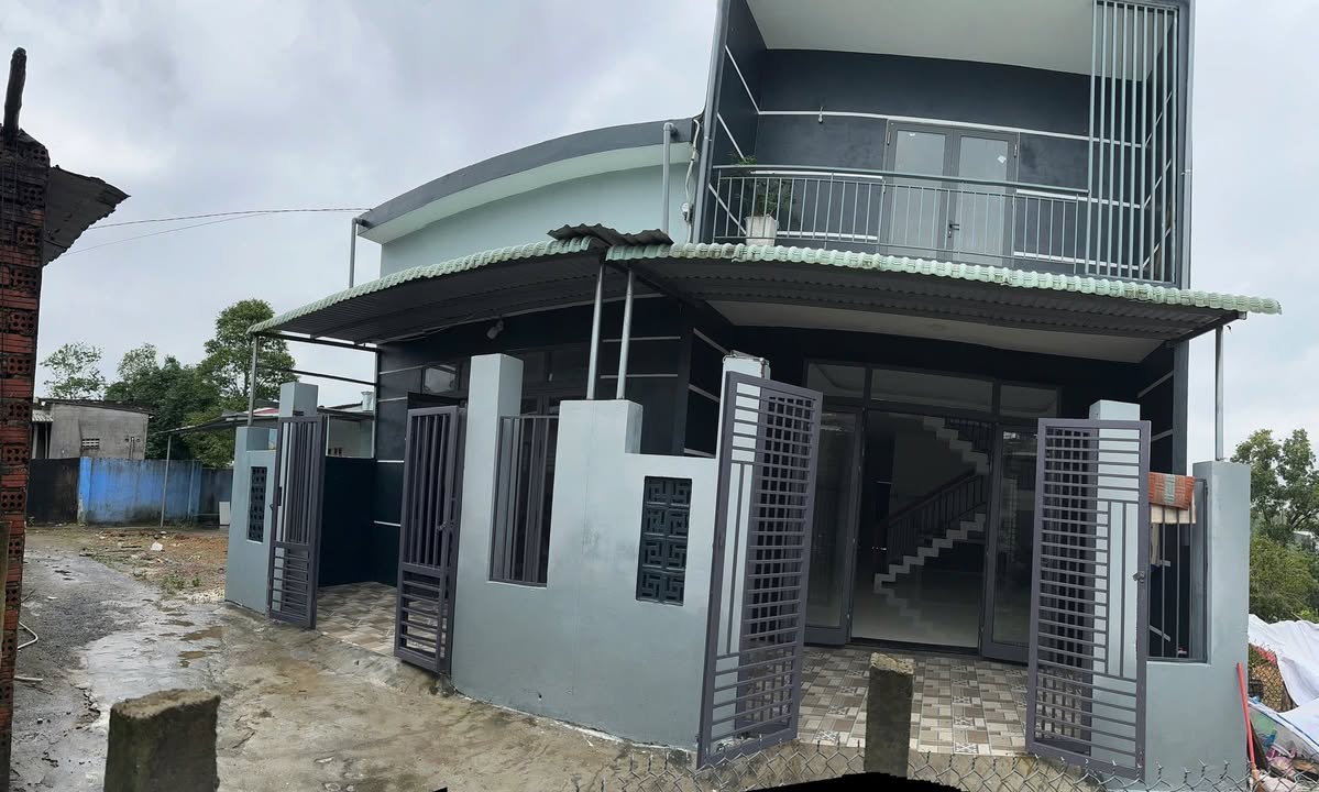 Nhà 2 tầng Hoa Sơn 184m² giá 3 tỷ - Sổ đỏ chính chủ, vào ở ngay!