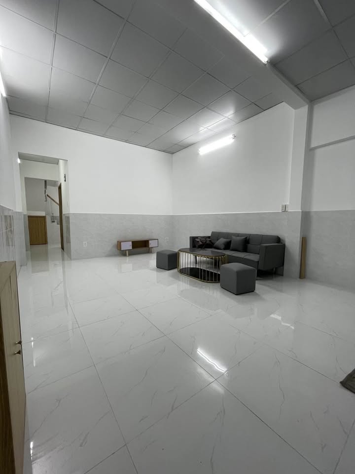 Nhà bán Lê Trọng Tấn, Bình Tân 51m² giá 5 tỷ - Pháp lý rõ ràng, chính chủ!