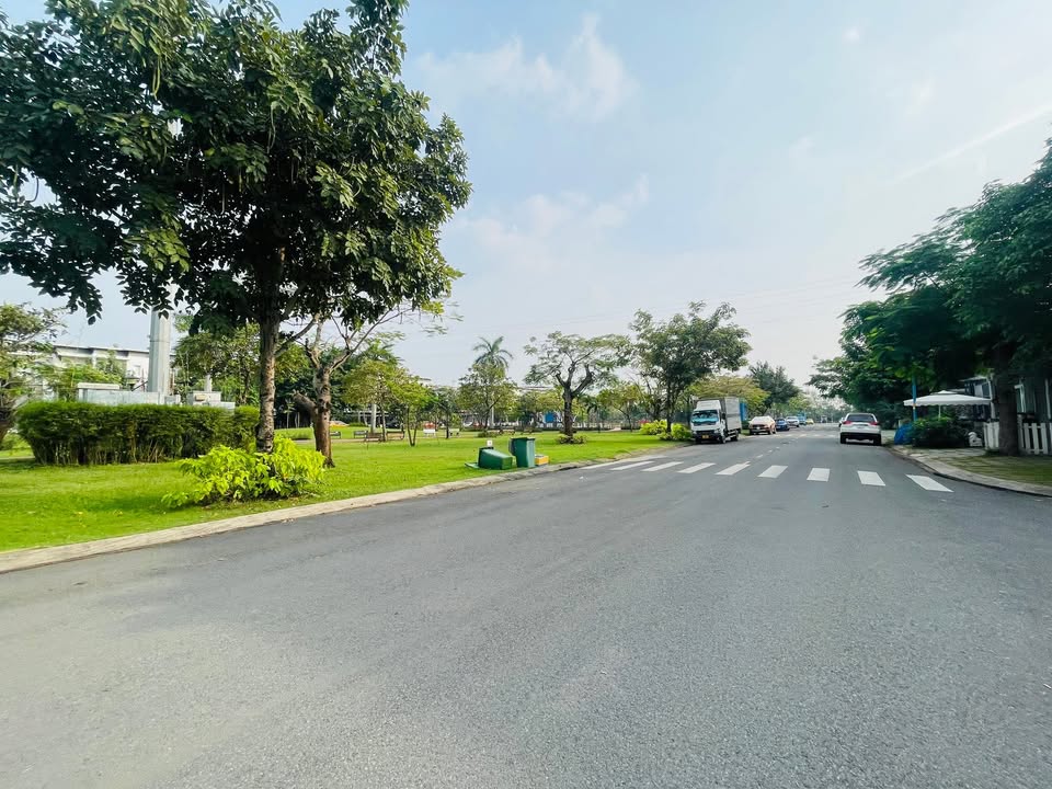 Biệt thự Jamona Resort Thủ Đức 173m² giá 15.6 tỷ - View sông thoáng mát!