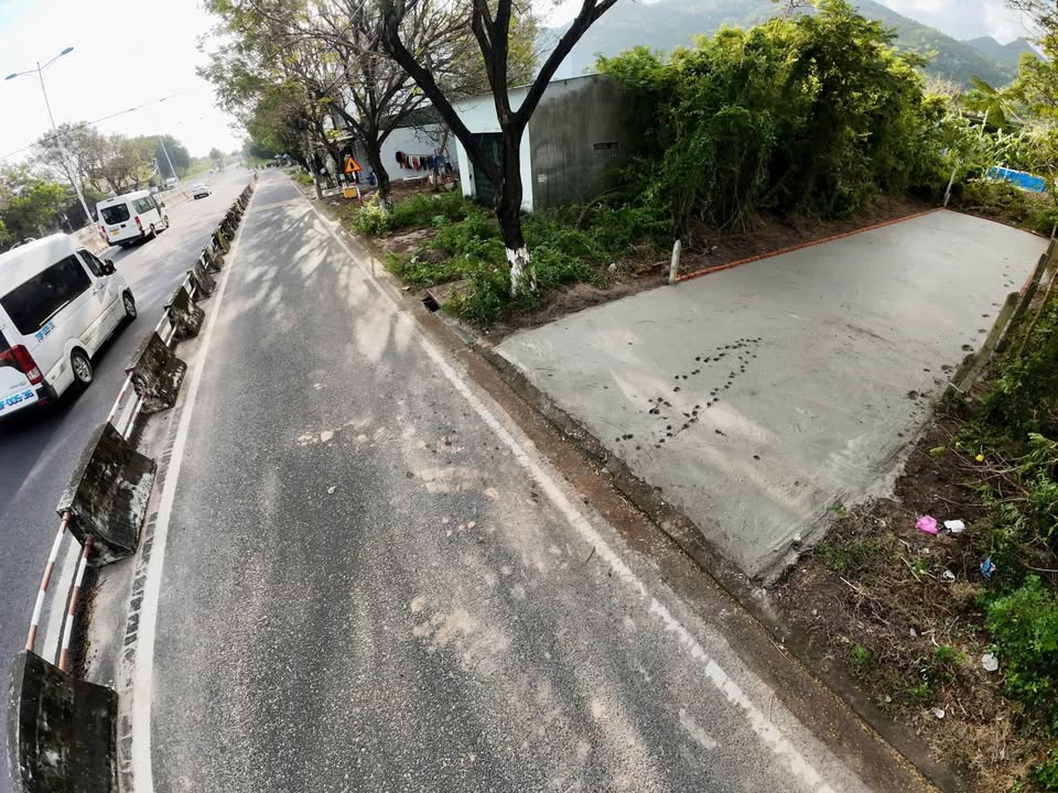 Bán gấp Mặt tiền Nguyễn Tất Thành, Nha Trang 100m² giá 3.7 tỷ - Cơ hội đầu tư tuyệt vời!