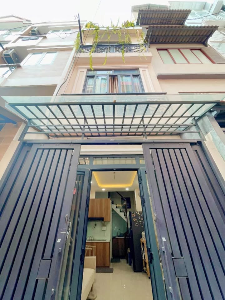 Nhà 4 tầng BTCT Hẻm 4m Đường Hoàng Diệu, Quận 4 - Giá 4.98 tỷ, Chính Chủ