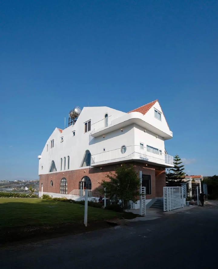 Khách sạn 1 sao Đà Lạt 322m² giá 22 tỷ - Kinh doanh ngay!