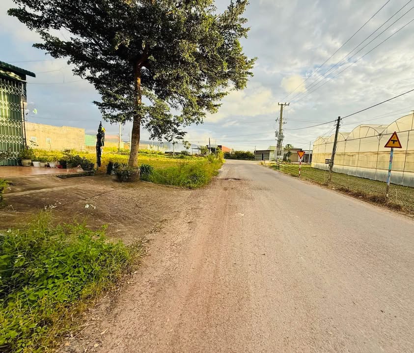 Đất kho xưởng mặt tiền đường DH13, Tu Tra, Đơn Dương 693m² - Giá chỉ 2 tỷ, thương lượng nhẹ!