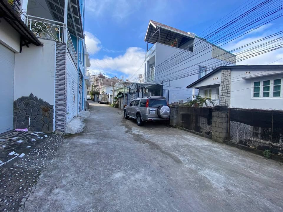 Nhà phố Ngô Quyền, Đà Lạt 60m² giá 8.8 tỷ - Thiết kế hiện đại, sẵn sàng ở ngay!