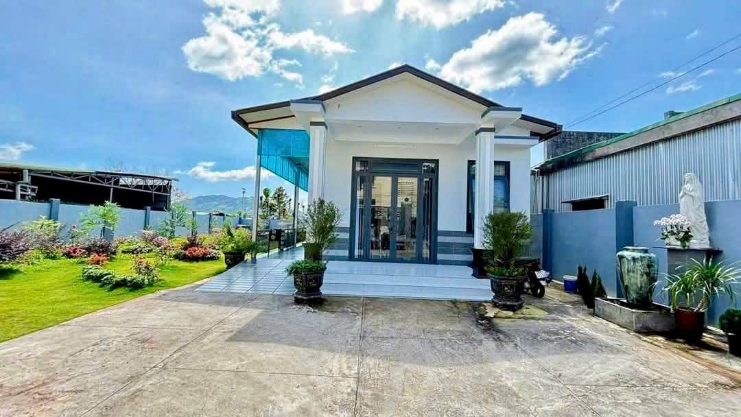 Nhà phố Bảo Lộc 230m² giá 5.5 tỷ - View núi tuyệt đẹp!