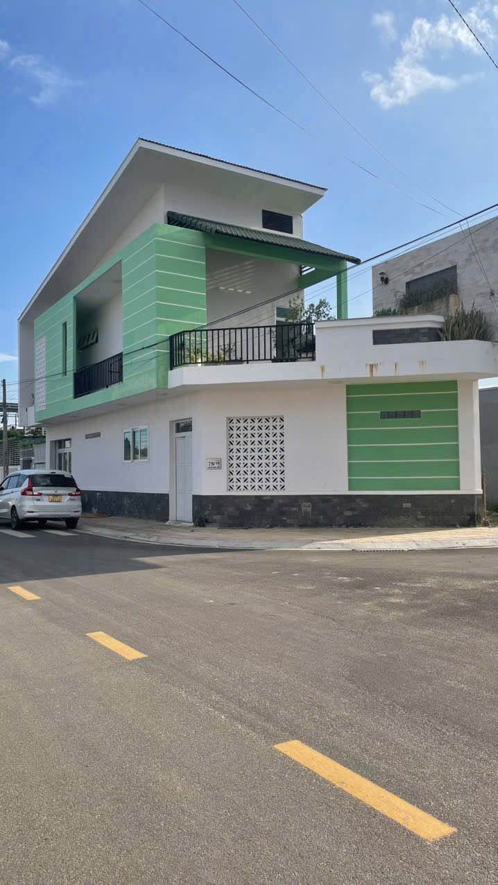 Nhà góc 2 mặt tiền Ngô Đức Kế, 87m² giá 2.4 tỷ - Không thể bỏ lỡ!