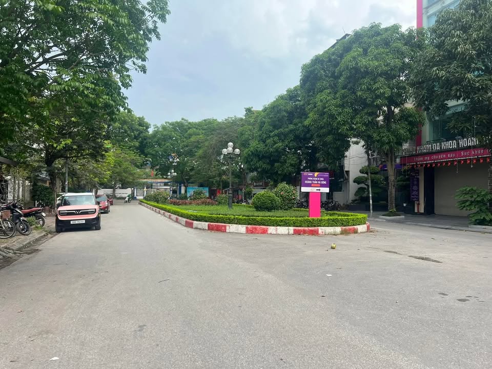 Nhà mặt đường đôi Hồ Văn Quán, Hà Đông 230m² giá 70 tỷ - Vị trí đắc địa, kinh doanh thuận lợi!