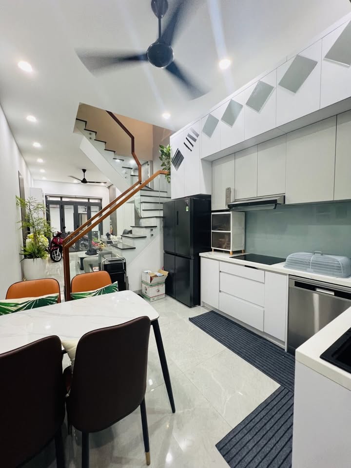 Nhà riêng 48m² tại Nguyễn Văn Cừ, Quận 1 - Không gian sống lý tưởng!