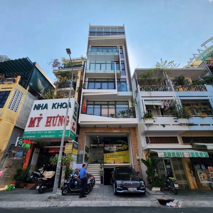 Building mặt tiền Trần Khắc Chân, Quận 1 - Diện tích 90m², giá chỉ 3X tỷ - Đầu tư sinh lời ngay!