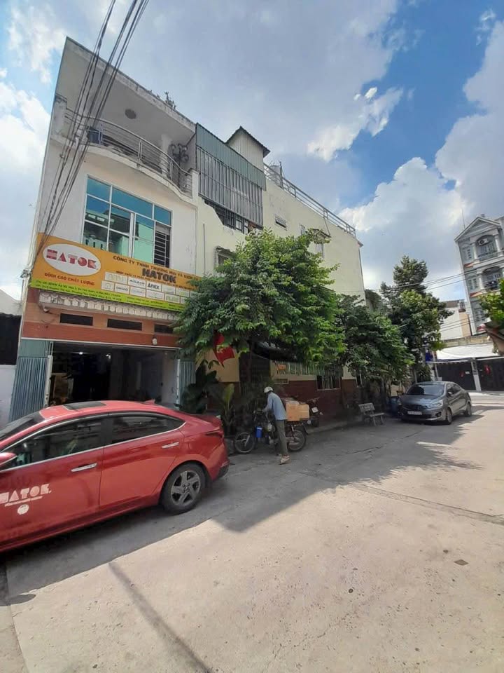 Nhà mặt tiền 3 tầng Huỳnh Thị Hai, Tân Chánh Hiệp 120m² giá 7.99 tỷ - Kinh doanh lý tưởng!