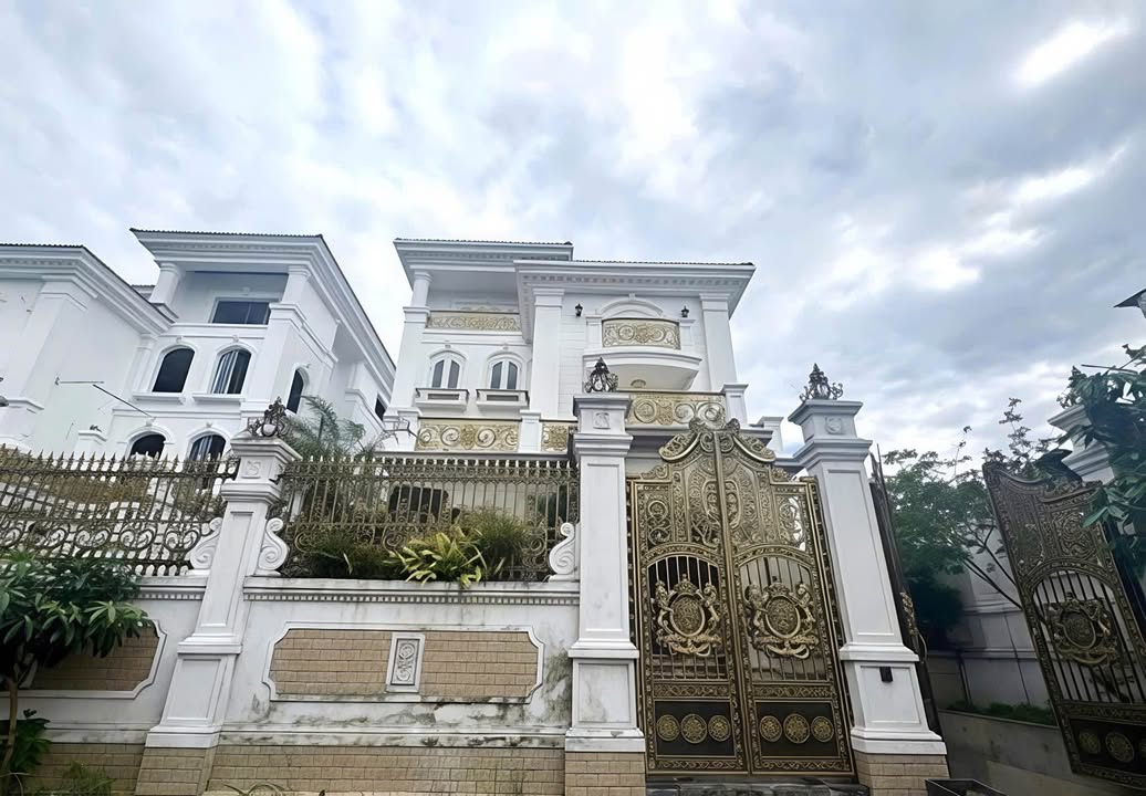 Biệt thự KDC Cityland Quận 7 391m² giá 80 tỷ - Thiết kế sang trọng, đầy đủ tiện nghi!