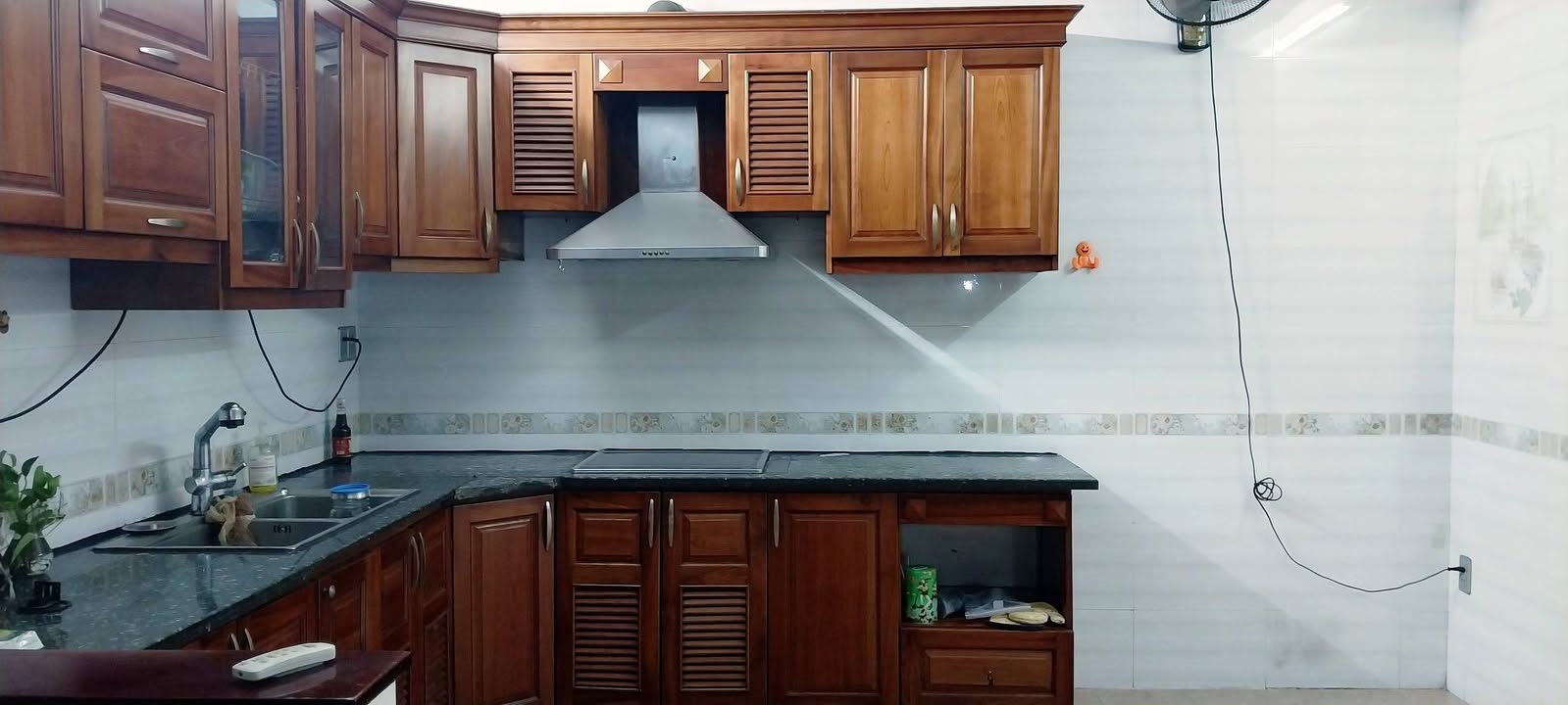 Nhà 4 tầng cho thuê tại đầu ngõ 9, đường Lê Lợi, giá chỉ 5 triệu/tháng - Đường ô tô tránh nhau!