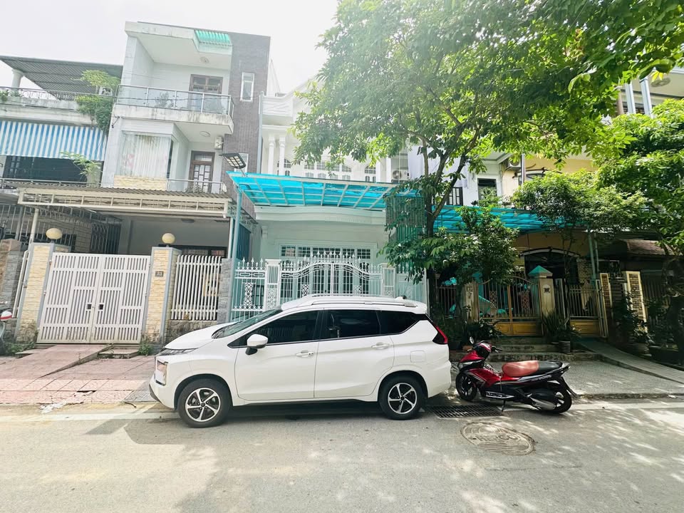 Nhà 3 tầng mặt tiền Nguyễn Đức Tịnh, Huế 101,75m² - Sổ hồng chính chủ, giá 5,2 tỷ!