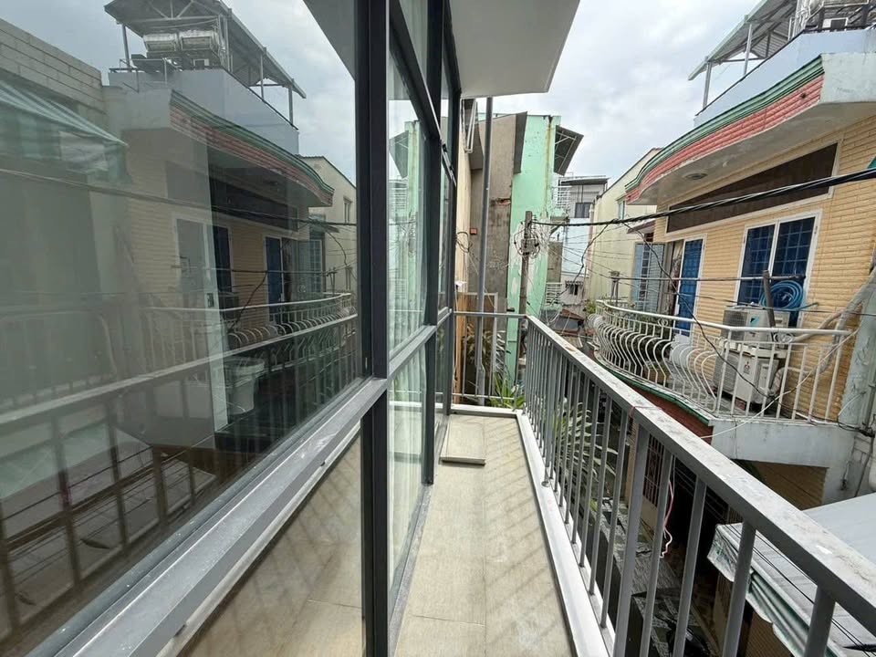 Nhà ở liền hẻm xe hơi Tân Quý 13m² giá 2.09 tỷ - Dọn vào ở ngay!