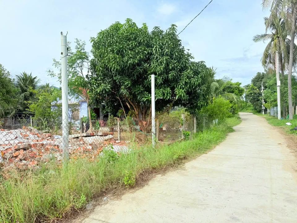 Đất thổ cư Vạn Thắng 300m² giá 1.9 tỷ - Gần sân bay Vân Phong!