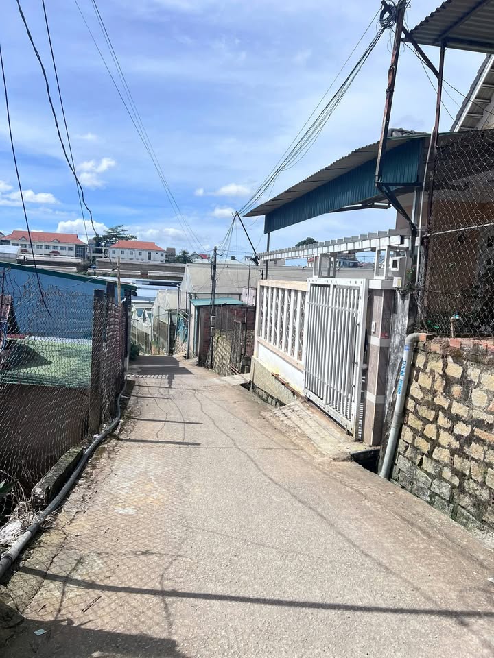 Đất Lâm Viên Đà Lạt 109m² giá 3.8 tỷ - Tặng nhà gỗ xây sẵn!