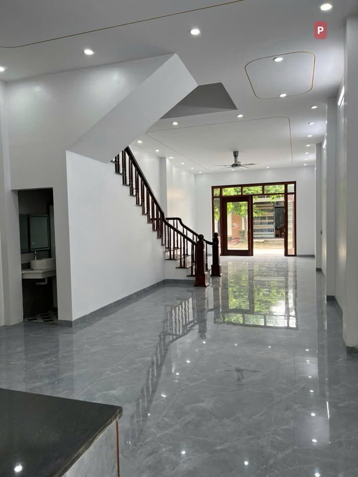 Nhà 2.5 tầng Duyên Hải Lào Cai 99.6m² giá chỉ 2.6 tỷ - Nhà mới đẹp, vào ở ngay!