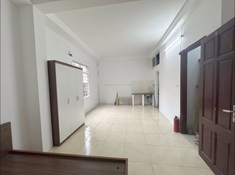 Phòng cho thuê 27m² tại Ngõ 406/12 Âu Cơ, giá chỉ từ 3 triệu - Không chung chủ