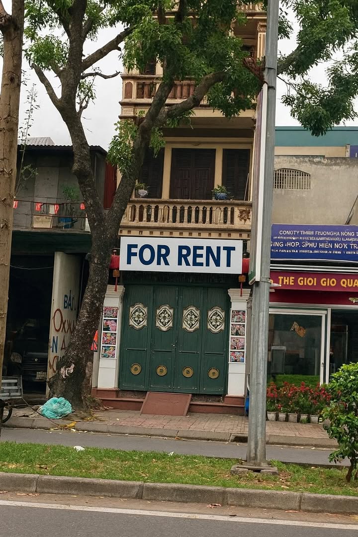 Nhà nguyên căn cho thuê tại đường Ngô Gia Tự, Long Biên 61m² giá 8 triệu - Vị trí đẹp, tiện ích đầy đủ!