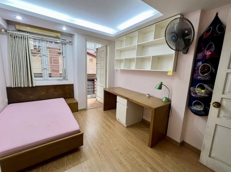 Nhà cho thuê ngõ 127 Văn Cao, Ba Đình 30m² x 6 tầng - Nội thất đầy đủ, vào ở ngay!