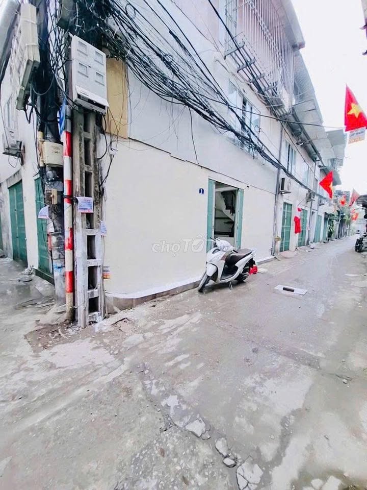 Cho thuê nhà 3 tầng phố Đông Thiên, Hoàng Mai 35m² - Tiện kinh doanh, ở ngay!