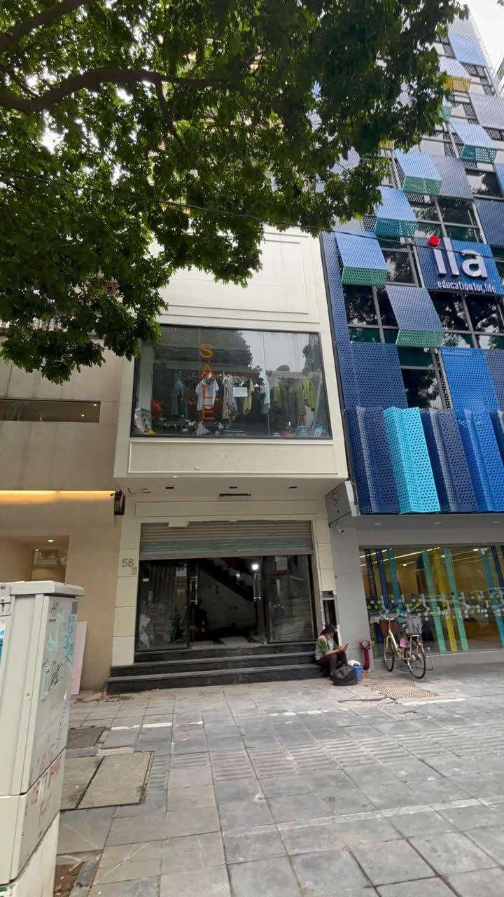 Cho thuê mặt bằng kinh doanh phố Ngọc Hà 185m² giá 100 triệu - Vị trí đắc địa, dễ dàng setup!