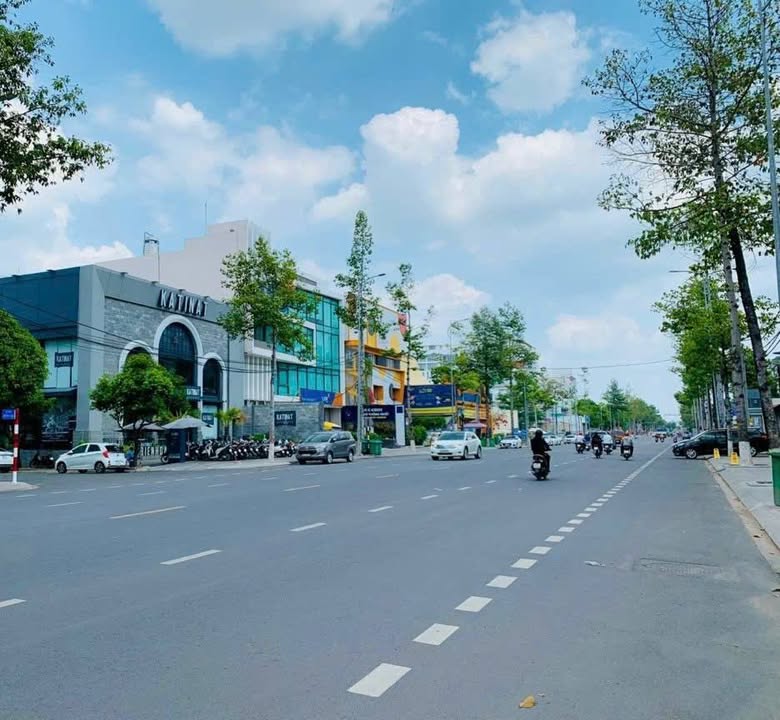 Toà nhà mặt tiền Võ Thị Sáu Biên Hòa 450m² giá 33 tỷ - Dòng tiền khủng 280 triệu/tháng!