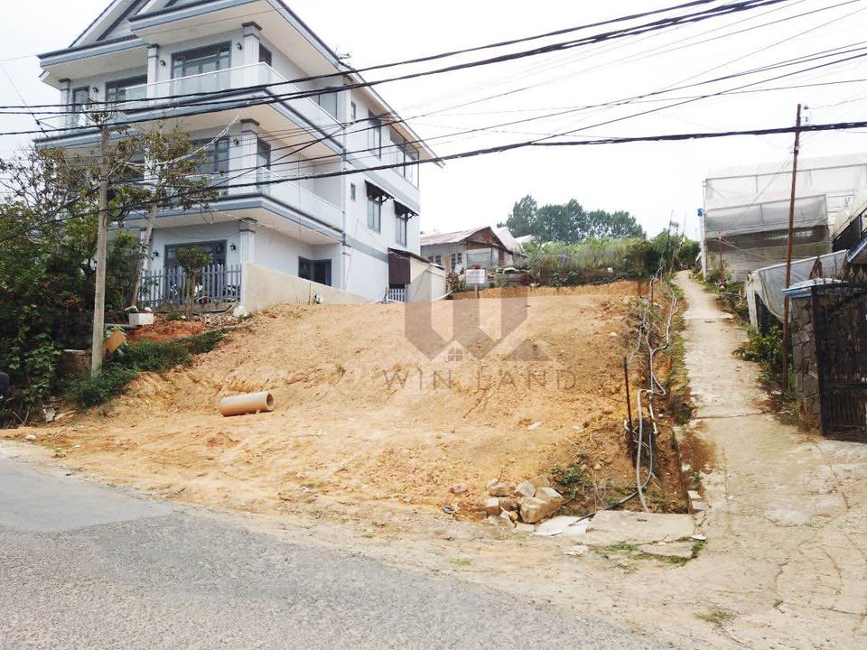 Đất mặt tiền Trịnh Hoài Đức, Đà Lạt 300m² giá 15 tỷ - Đầu tư sinh lời ngay!