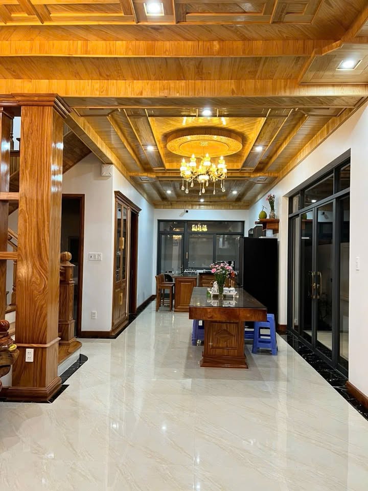 Nhà đẹp tại Đà Lạt 160m² giá 12 tỷ - Sân đậu ô tô, chính chủ!