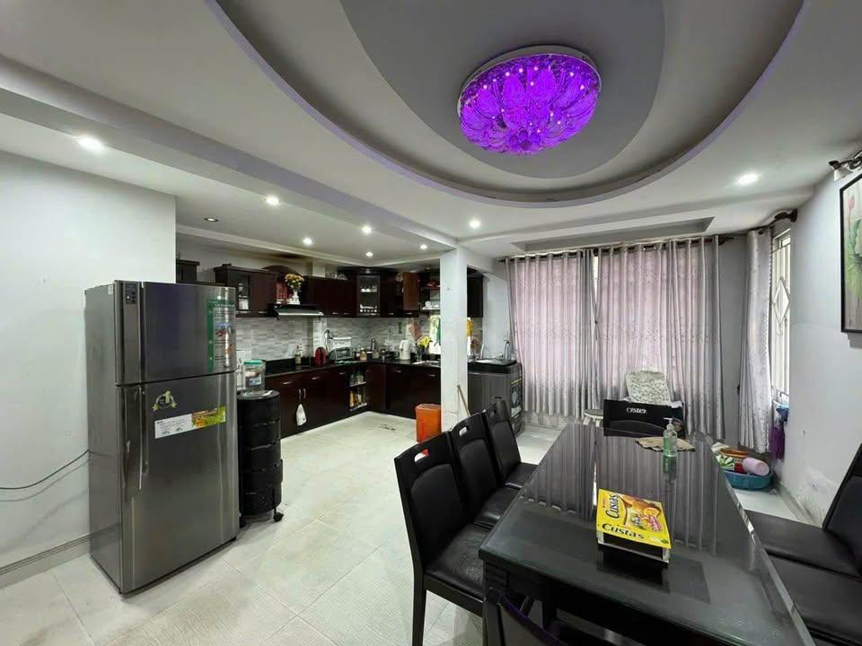 Bán Nhà 3 Tầng Đường Hoàng Diệu, Đà Lạt 76.8m² - Sổ hồng riêng, ô tô vào tận nhà!