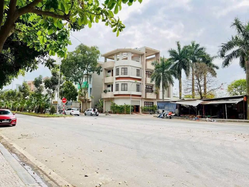 Đất nền mặt phố Phạm Văn Đồng 80m² giá 5 tỷ - Cơ hội đầu tư tuyệt vời!