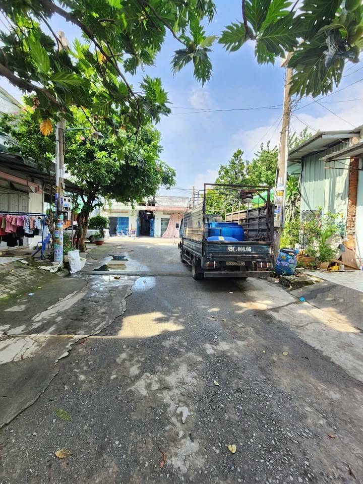 Nhà Trệt Lầu Kèm Trọ 112.5m² gần Chợ Phú Phong - Đầu tư sinh lời 7 triệu/tháng!