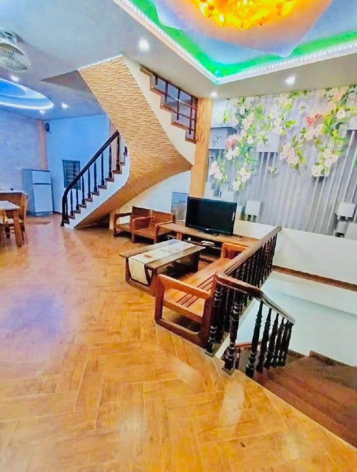 Nhà riêng Mỹ Đình 40m² giá 9 tỷ - Đầy đủ nội thất, ô tô đỗ cửa!