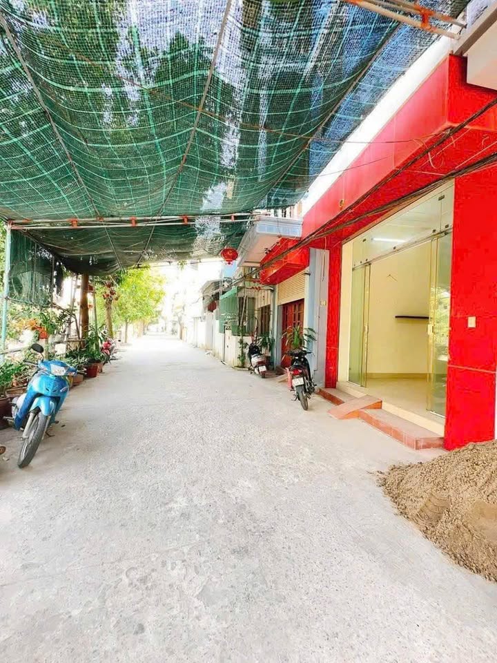 Nhà 3 tầng Tiền Phong, 40m² giá 2 tỷ - Vị trí đẹp, kinh doanh tốt!