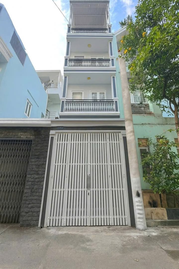 Nhà 4 tầng Hẻm Tám Dang, P4 Q8 - Giá chỉ 5.9 tỷ - Tiện nghi đầy đủ!