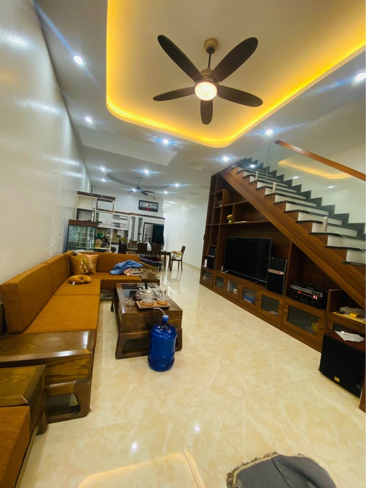 Nhà 3 tầng mặt tiền 5m tại Khu Dân Cư N20, Lạng Sơn 125m² giá 4.6 tỷ - Thiết kế hiện đại, thoáng mát!