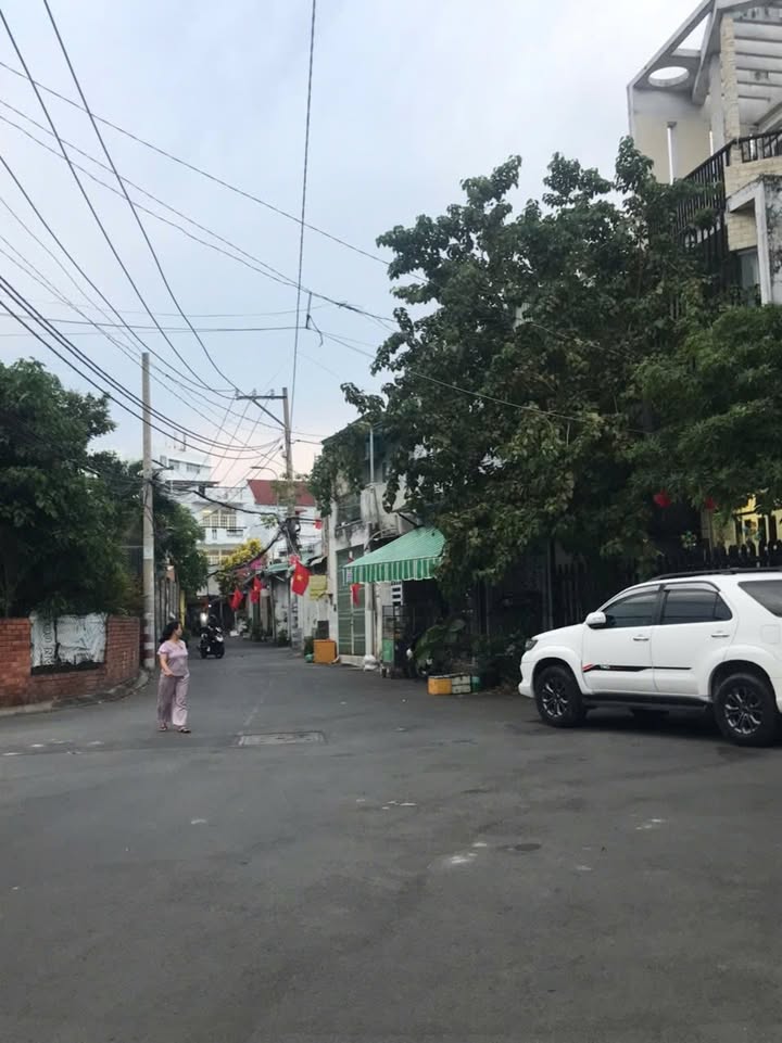 Nhà 1 trệt 2 lầu tại Linh Chiểu, Thủ Đức - 5.35 tỷ, ô tô vào tận cửa!