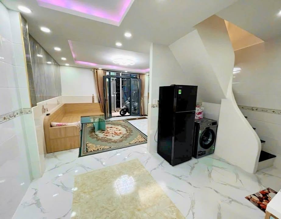 Nhà 2 tầng Phú Thuận 48m² giá 3 tỷ - Sẵn sàng vào ở ngay!