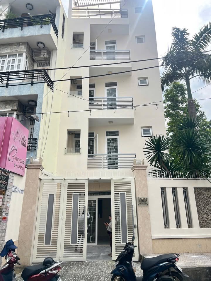 Biệt thự mặt tiền đường Lê Đức Thọ, Gò Vấp 107m² giá 13.5 tỷ - Kinh doanh sầm uất!