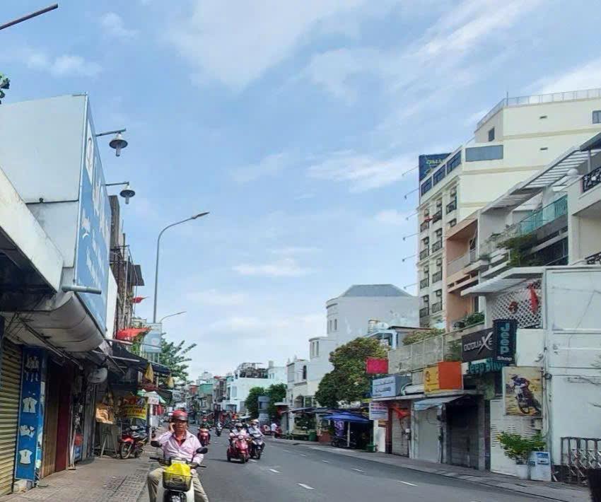 Nhà mặt tiền Nguyễn Kiệm, Phú Nhuận, 100m², giá 27.99 tỷ - Cơ hội đầu tư hấp dẫn!