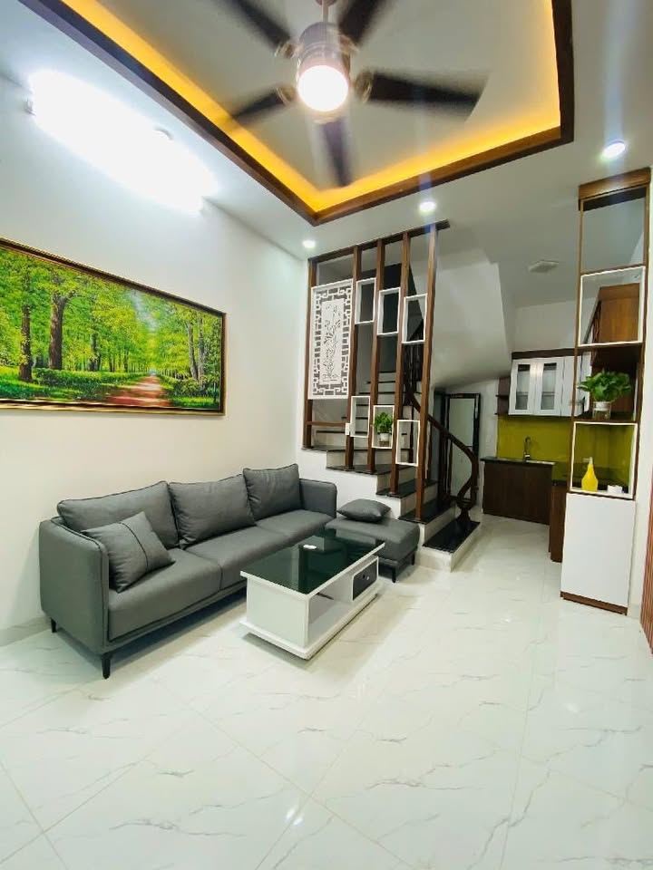 Nhà 5 tầng Quỳnh Lôi, Hai Bà Trưng 30m² giá 5.99 tỷ - Nội thất sang trọng, tiện ích đầy đủ!