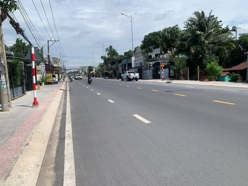 Nhà vườn xây mới 240m² tại Bình Nhâm - Giá chỉ 6.5 tỷ, không gian lý tưởng nghỉ dưỡng!