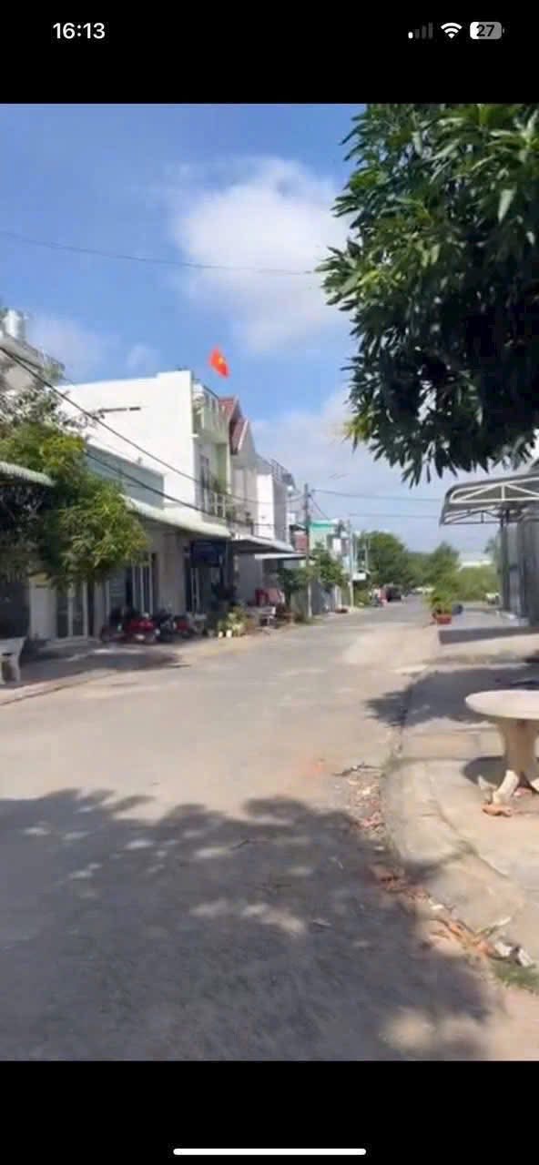 Nhà cấp 4 đường Lê Trọng Tấn, phường Mỹ Phước, 90m² – Giá chỉ 2.6 tỷ VND!