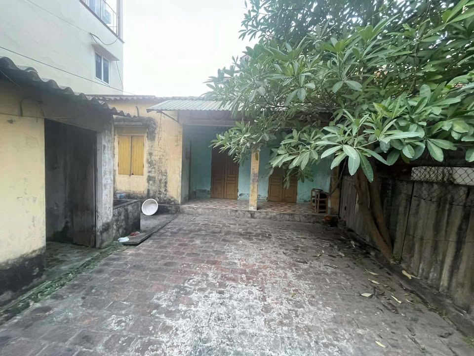 Bán đất có nhà cấp 4 tại Tân Hội, Đan Phượng 104m² - Vị trí thoáng đãng, tiện ích đầy đủ!