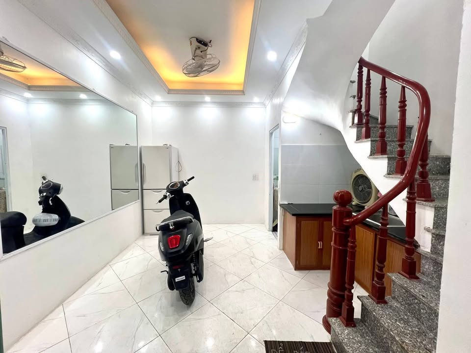 Nhà 4 tầng phường Trung Phụng 20m² giá 4.95 tỷ - Sổ đỏ chính chủ, thương lượng tốt!