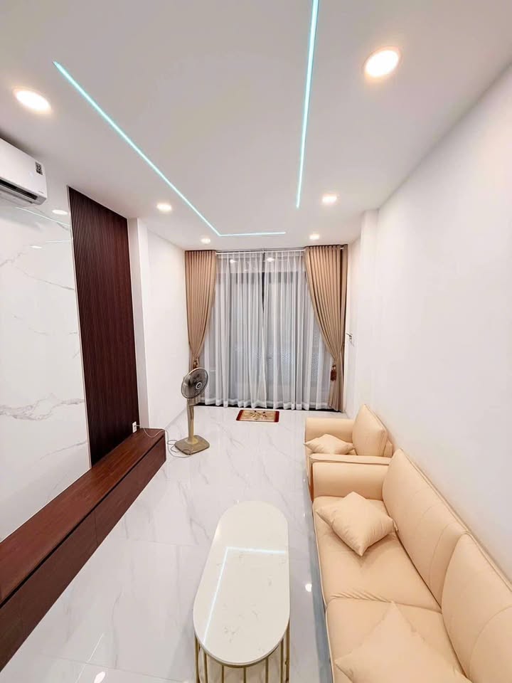 Nhà mặt tiền khu VIP Sân Bay P2 Tân Bình 35m² giá 7 tỷ - Pháp lý hoàn chỉnh!