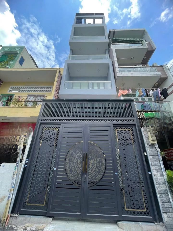 Nhà 2 Mặt Tiền Nguyễn Chí Thanh Quận 11 63m² giá 15.49 tỷ - Cơ hội đầu tư lý tưởng!