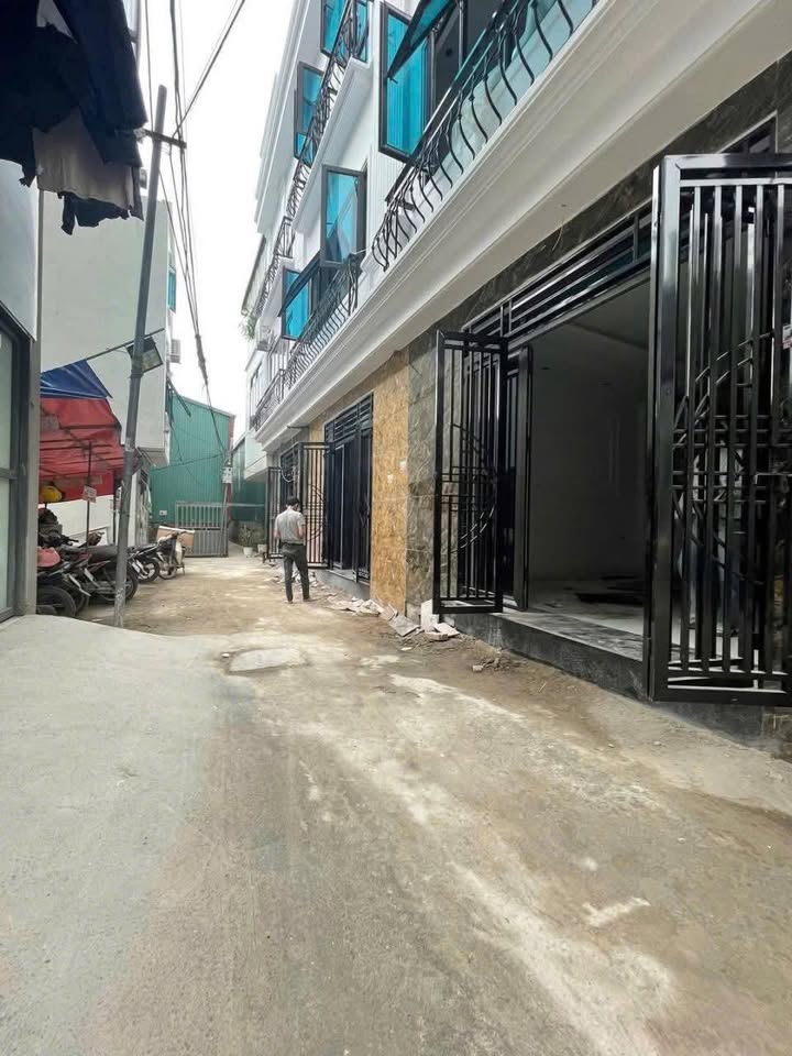 Nhà riêng Đông La 48m² giá 4.9 tỷ - Ô tô đỗ cửa, full nội thất!